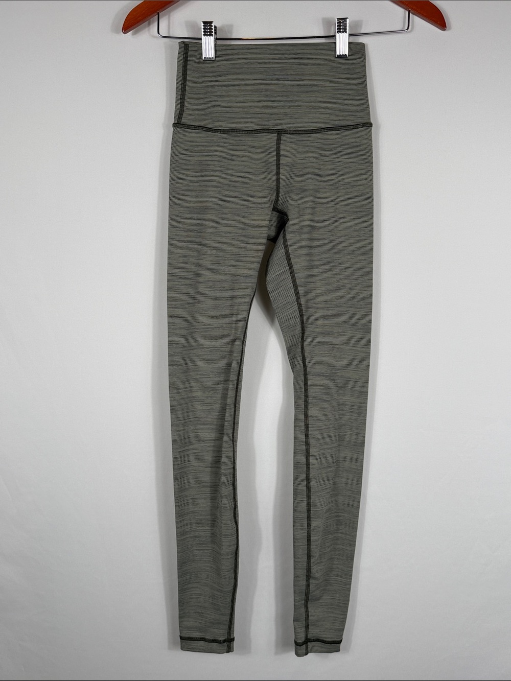 Lululemon Wunder Under High Rise Tight 28" *Luxtreme. Womens Size 2. Green